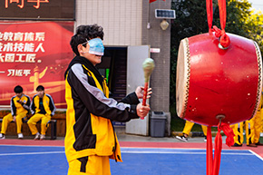 同學們歡度元宵節(jié)
