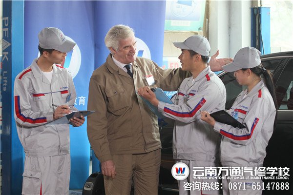 學汽車美容技術，就選云南萬通汽修學校