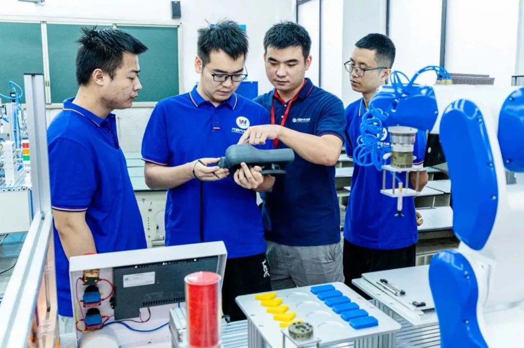 大學生失業了，沒什么技能，還能學什么技術好